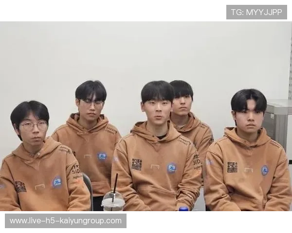 冠军教练转战海外联赛，带队风格受关注，冠军教练lol